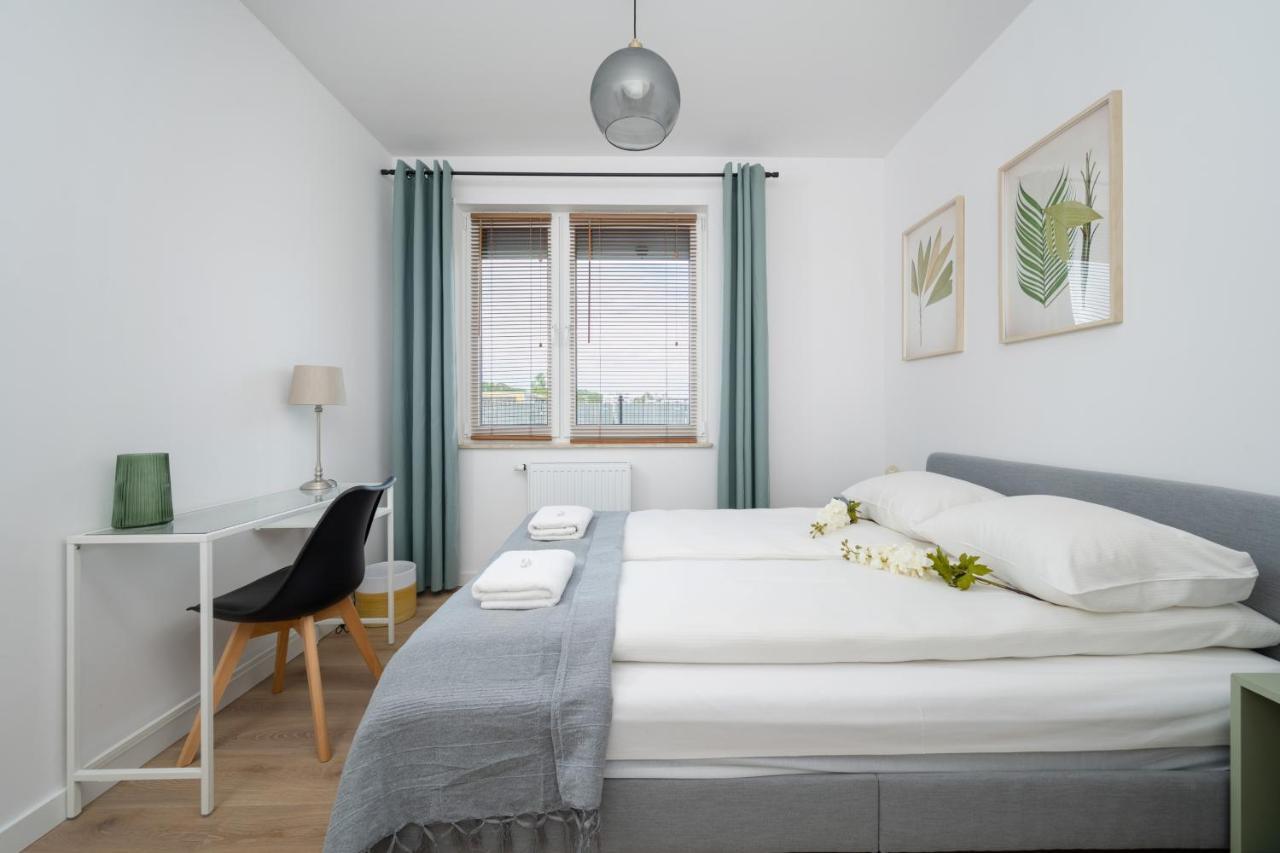 Miedziana 6 & 18 Apartment With Free Garage Wroclaw By Renters Exterior photo