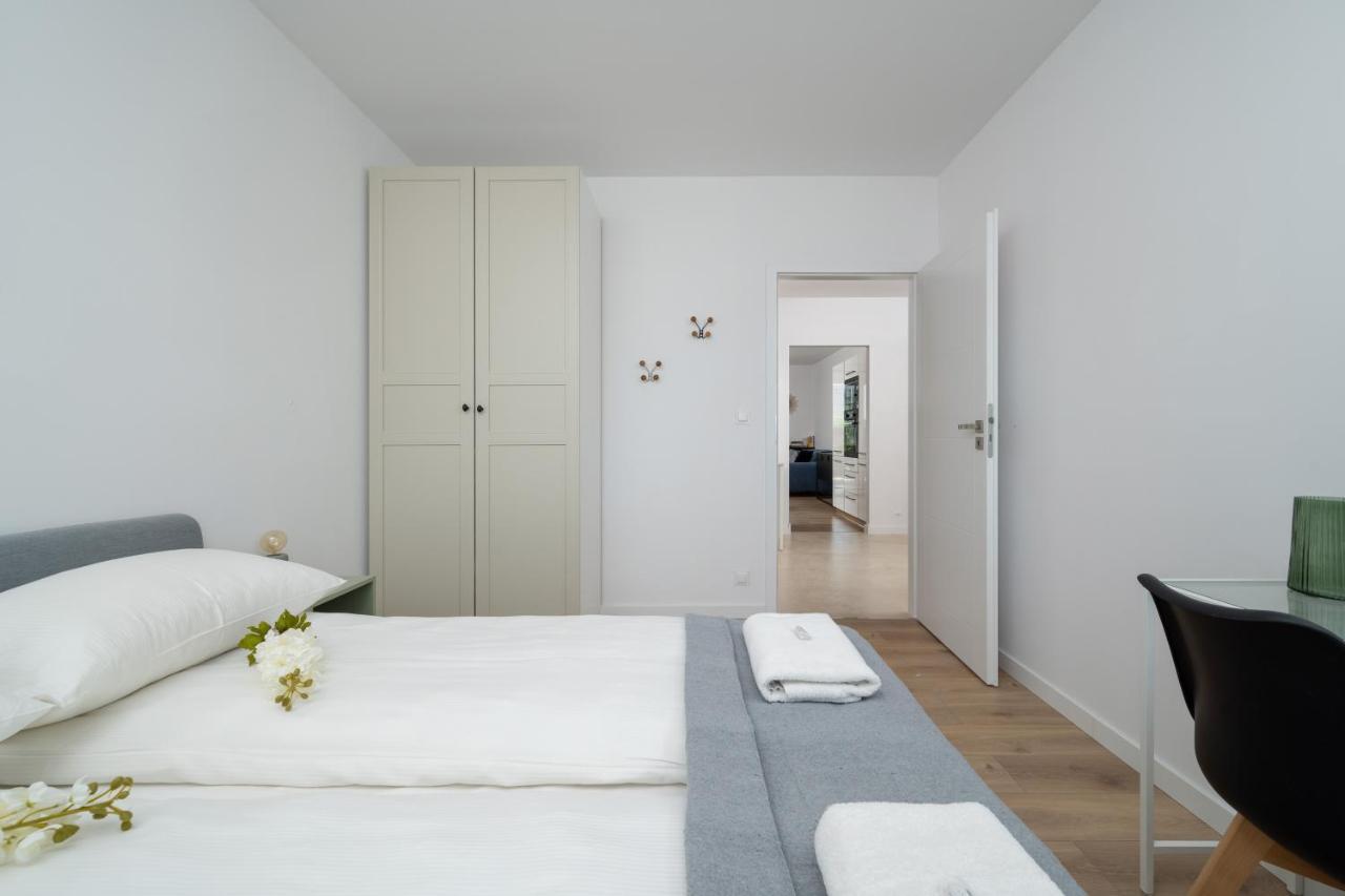 Miedziana 6 & 18 Apartment With Free Garage Wroclaw By Renters Exterior photo
