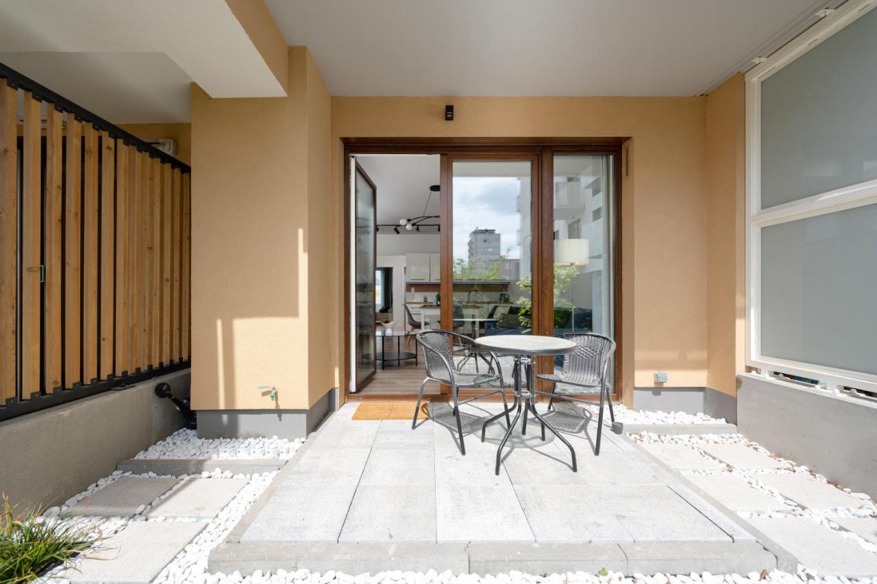 Miedziana 6 & 18 Apartment With Free Garage Wroclaw By Renters Exterior photo