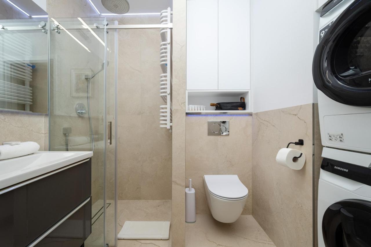 Miedziana 6 & 18 Apartment With Free Garage Wroclaw By Renters Exterior photo