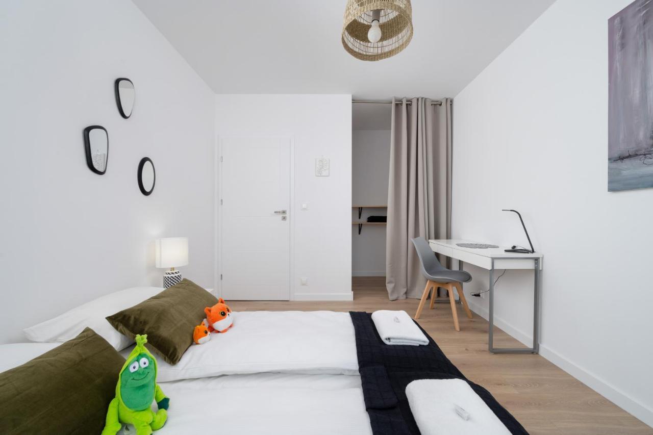Miedziana 6 & 18 Apartment With Free Garage Wroclaw By Renters Exterior photo