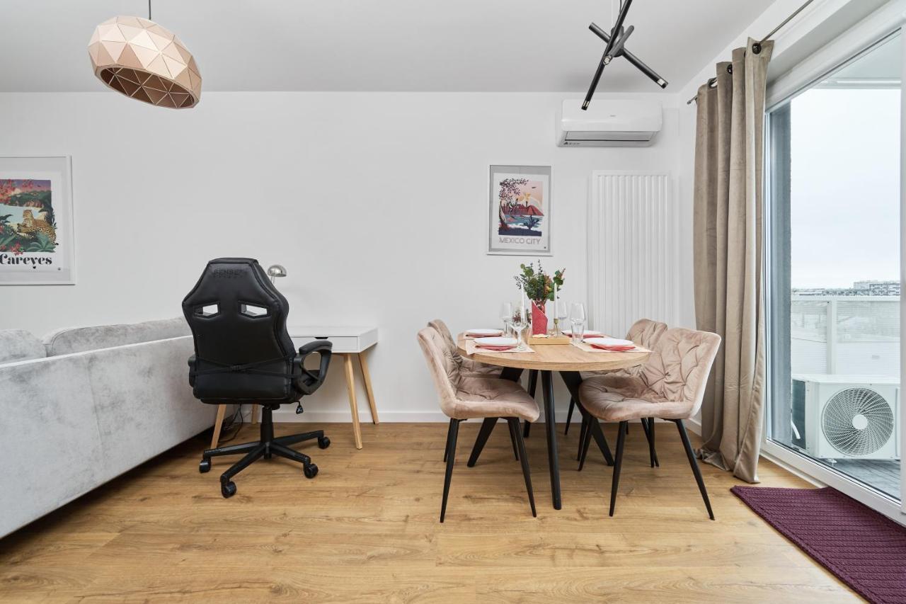 Miedziana 6 & 18 Apartment With Free Garage Wroclaw By Renters Exterior photo