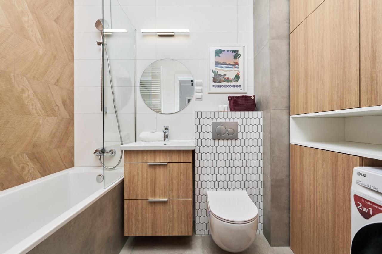Miedziana 6 & 18 Apartment With Free Garage Wroclaw By Renters Exterior photo